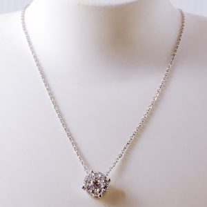 Châine et pendentif serti de diamants (DDN04207)